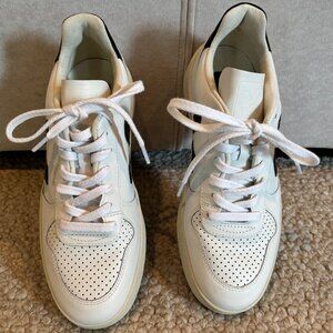 Veja V-10 Sneaker Womens size 39 (U.S size 8)